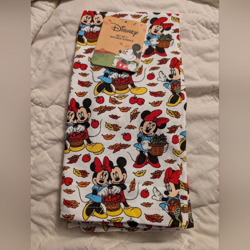 Disney Mickey Mouse & Minnie Autumn falling leaves Kitchen Towel set.